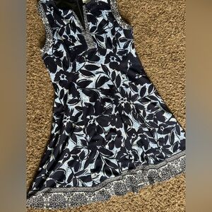 Floral Blue & White Sleeveless fit and flare Dress size 16 From Liz Claiborne